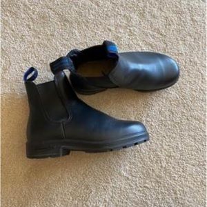 Black Blundstones